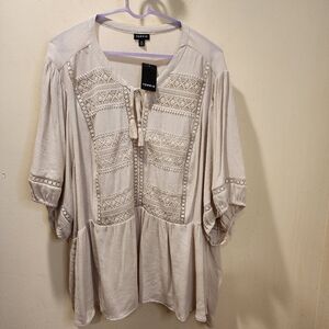 TORRID Cream Embroidered Plus Size  Top 4X Nwt